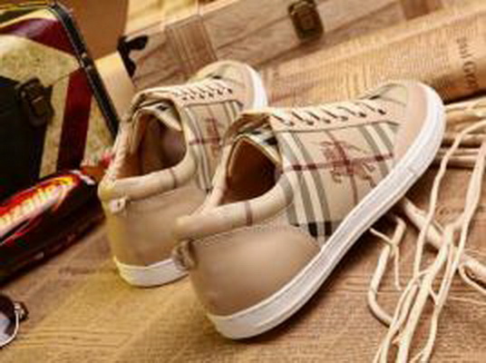 Burberry Fashion Men Sneakers--049